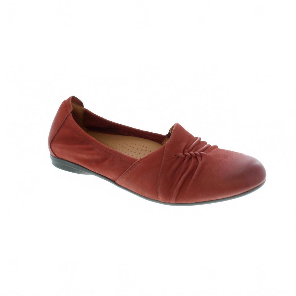 NEW CLARKS women's rena way flat in chestnut leather